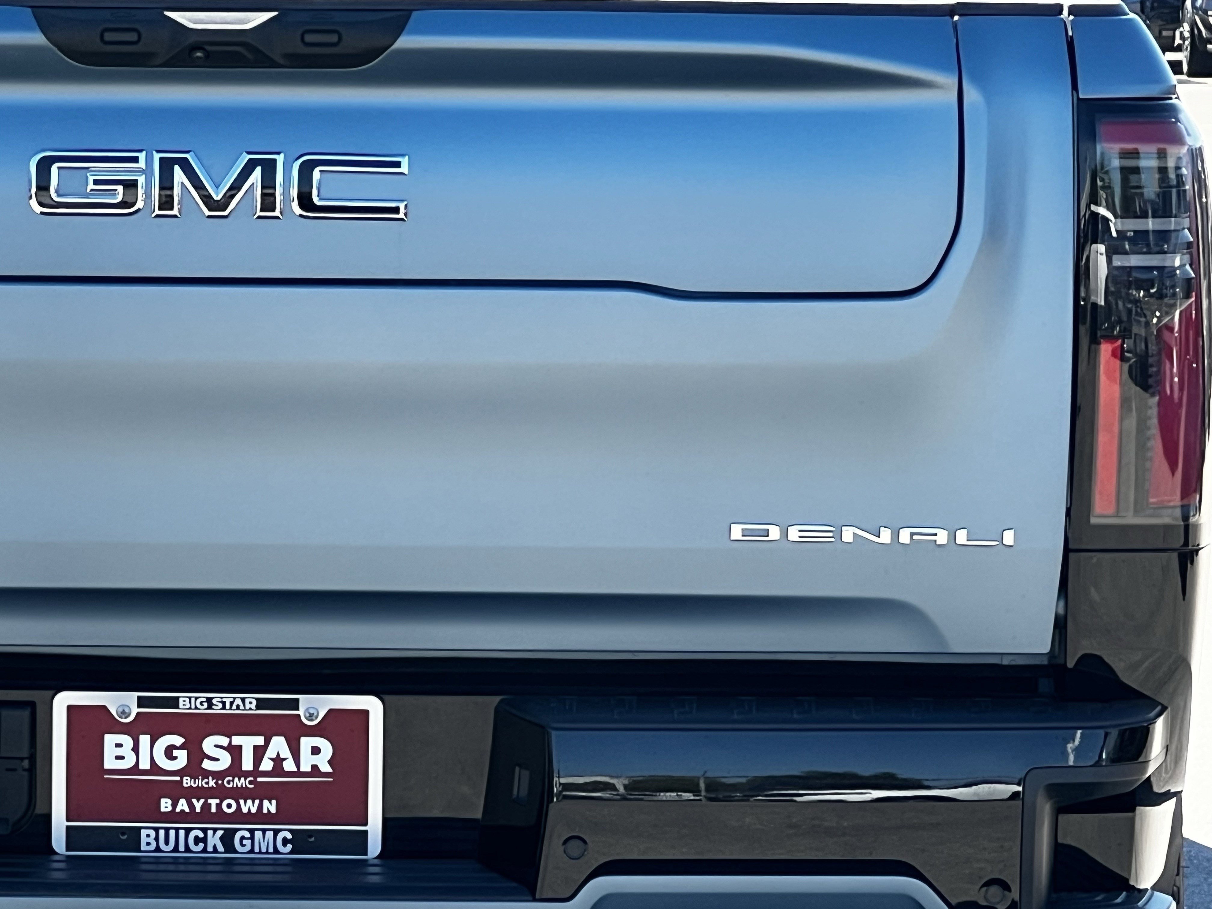 2025 Gmc Sierra Denali photo 4
