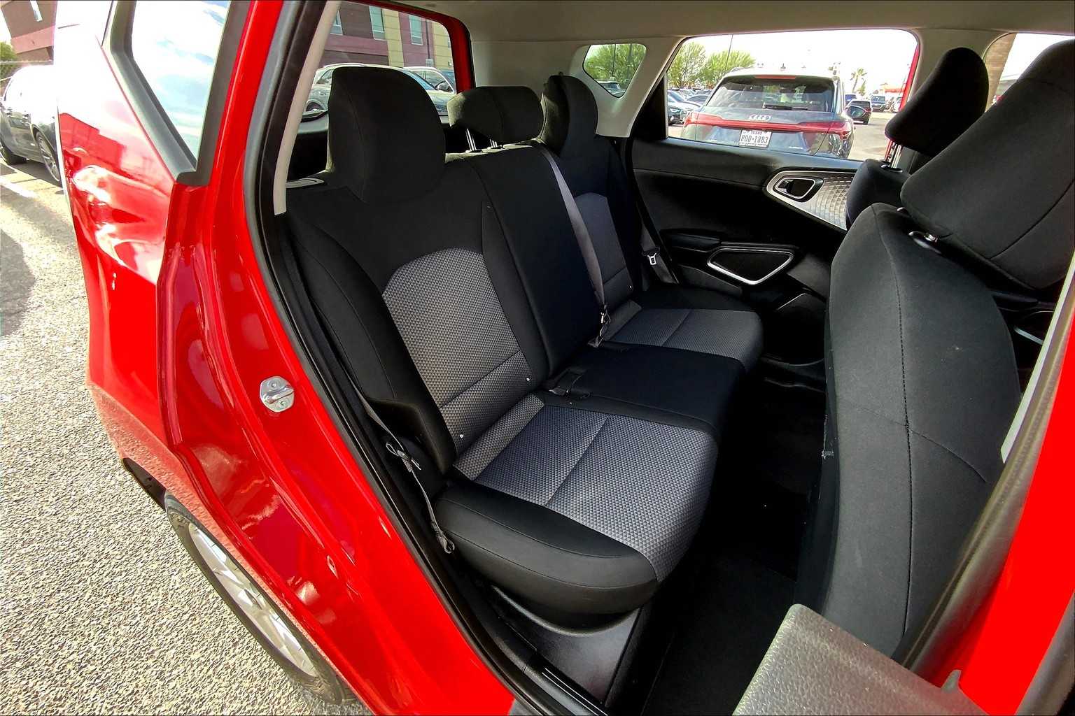 2023 Kia Soul LX photo 18