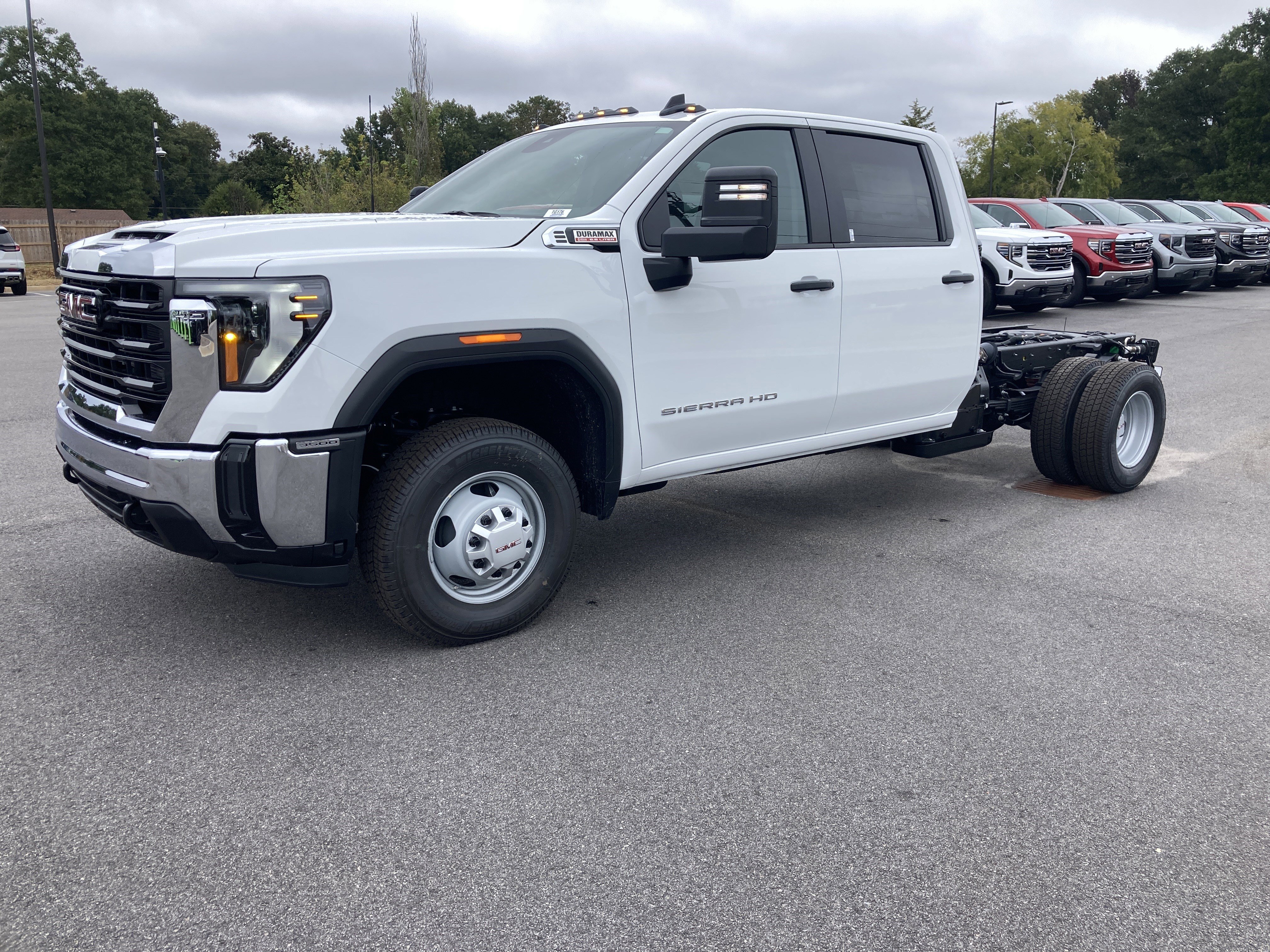 2026 GMC Sierra 3500 Chassis Cab Pro's photo