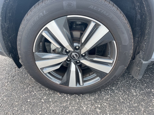 2023 Nissan Rogue Platinum photo 4