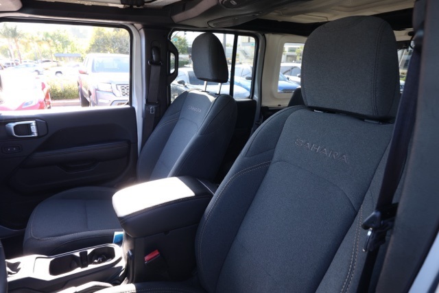 2024 Jeep Wrangler Sahara photo 13