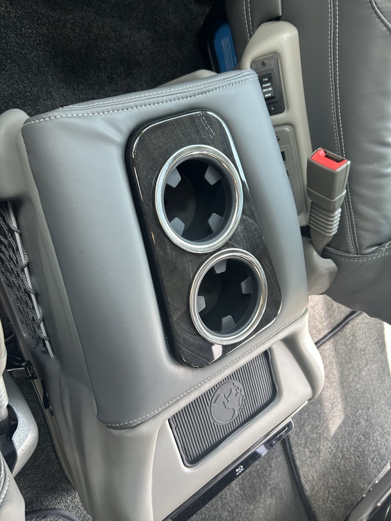 2025 Gmc Savana photo 15