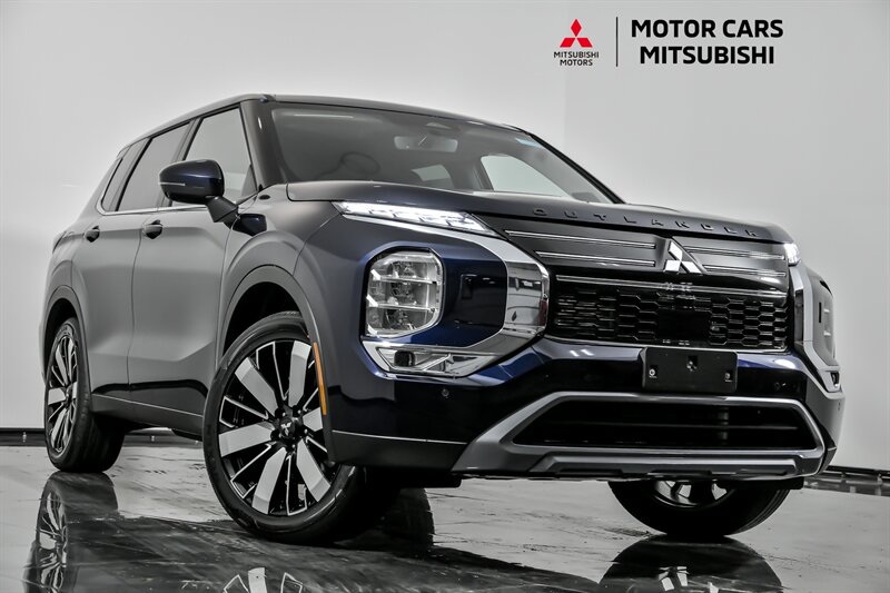 2026 Mitsubishi Outlander SE's photo