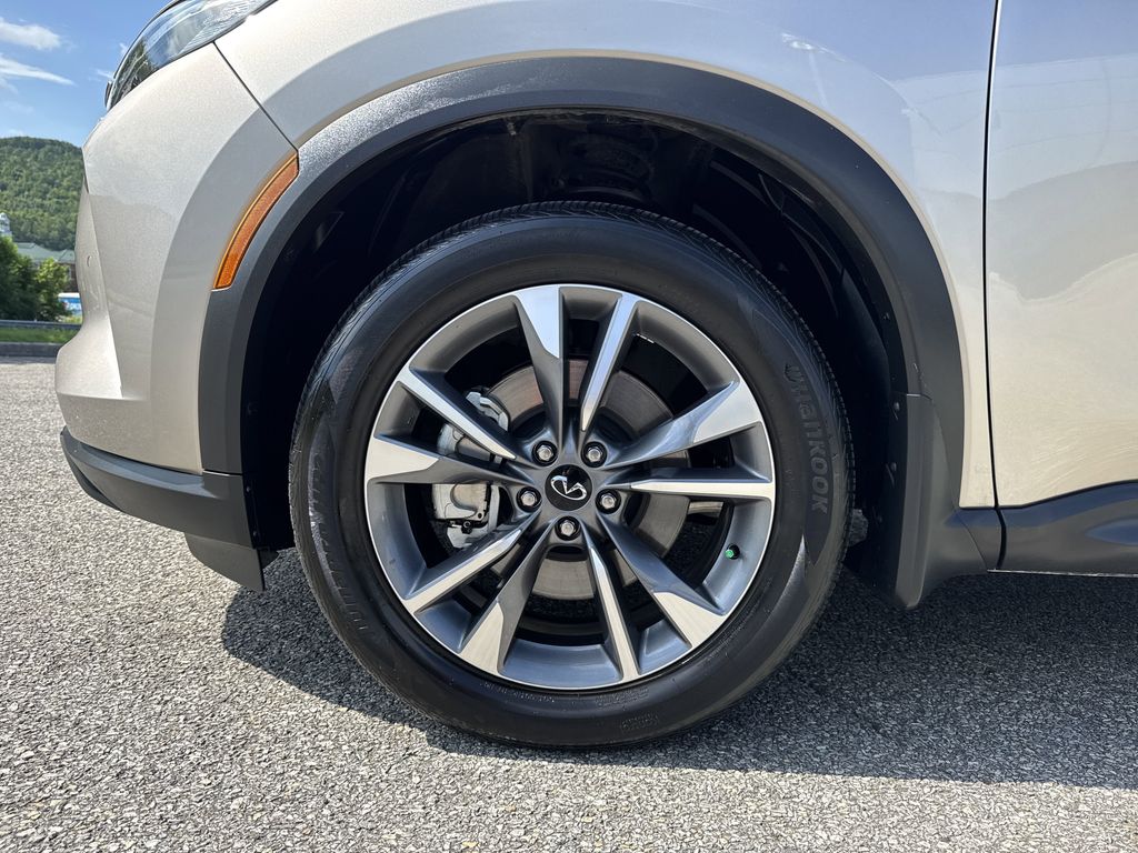 2024 Infiniti QX60 Luxe photo 7
