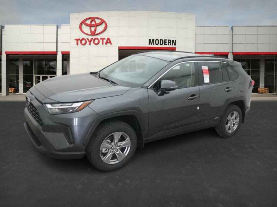 2025 Toyota RAV4 XLE's photo