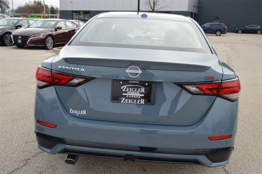 2025 Nissan Sentra SR photo 8