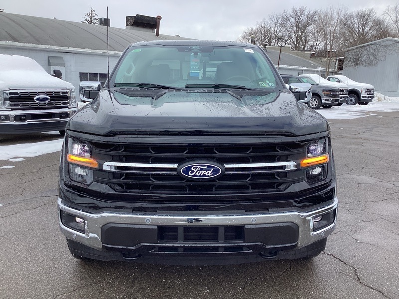 2025 Ford F-150 XLT photo 2