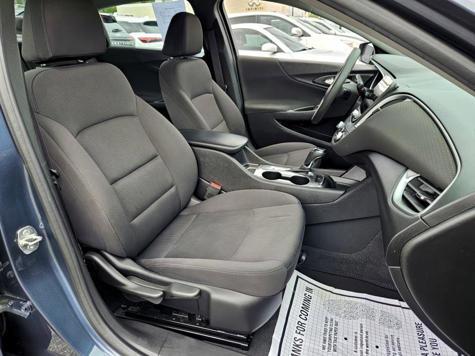 2019 Chevrolet Malibu LS photo 15