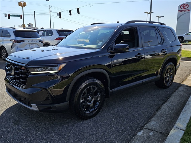 2025 Honda Pilot TrailSport photo 2