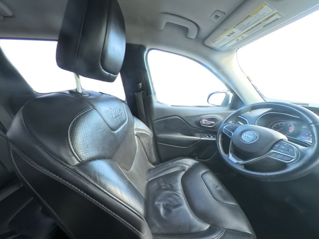 2019 Jeep Cherokee Limited photo 23