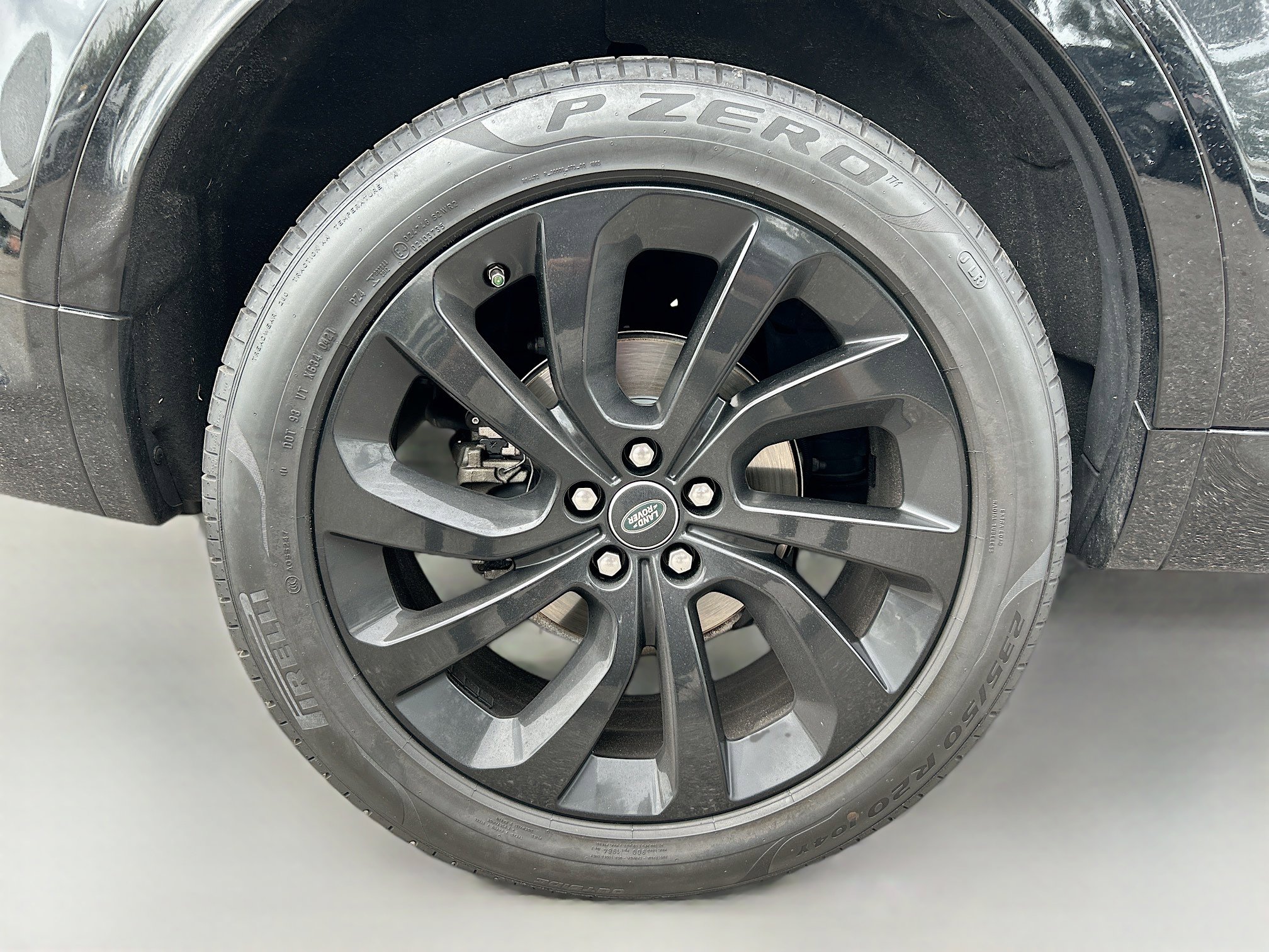 2020 Land Rover Discovery Sport SE R-Dynamic photo 30