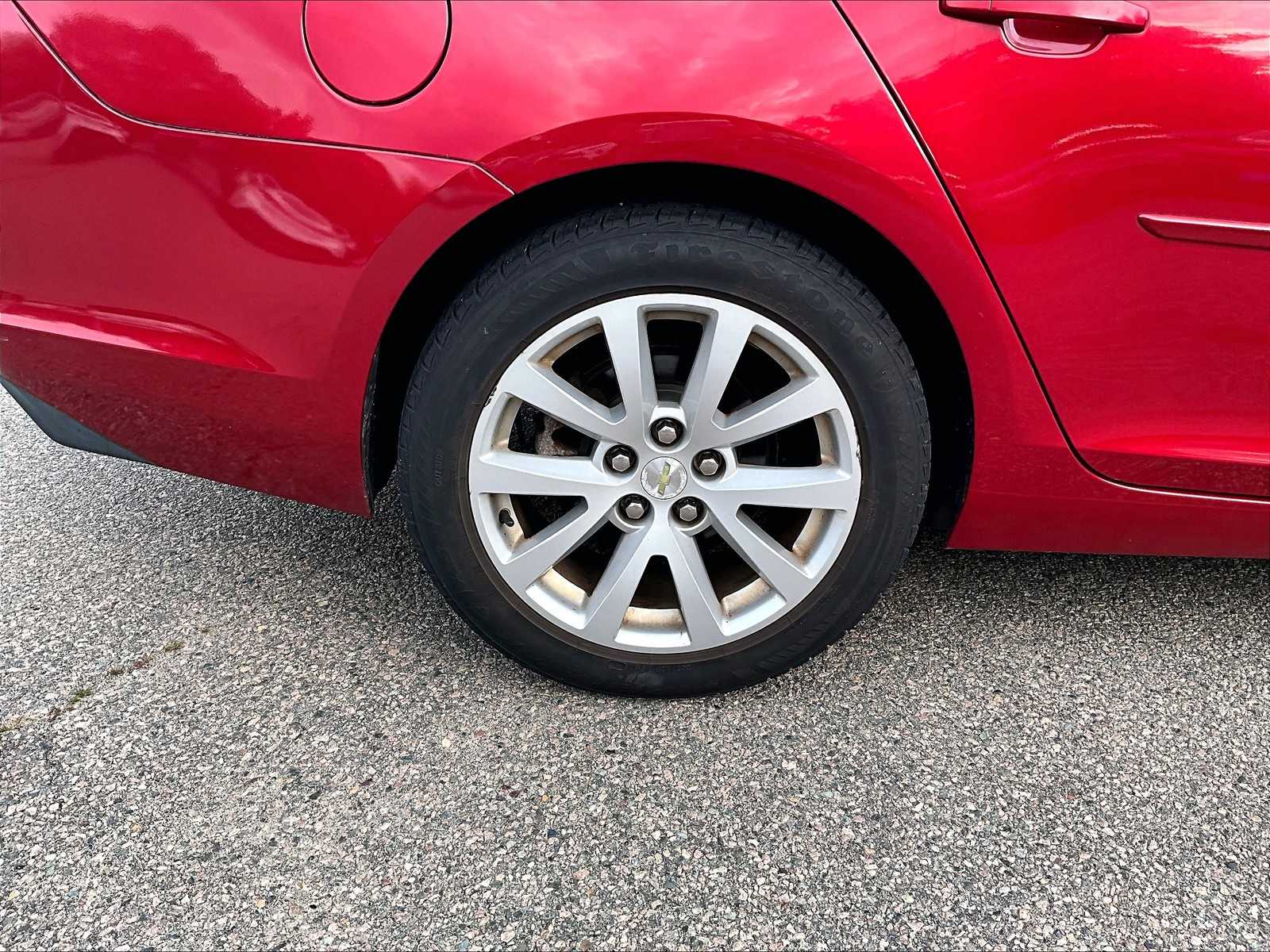 2014 Chevrolet Malibu 2LT photo 2