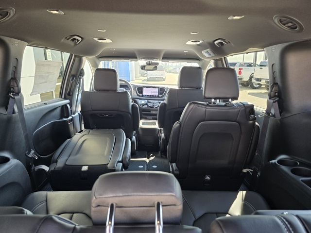 2026 Chrysler Pacifica photo 26