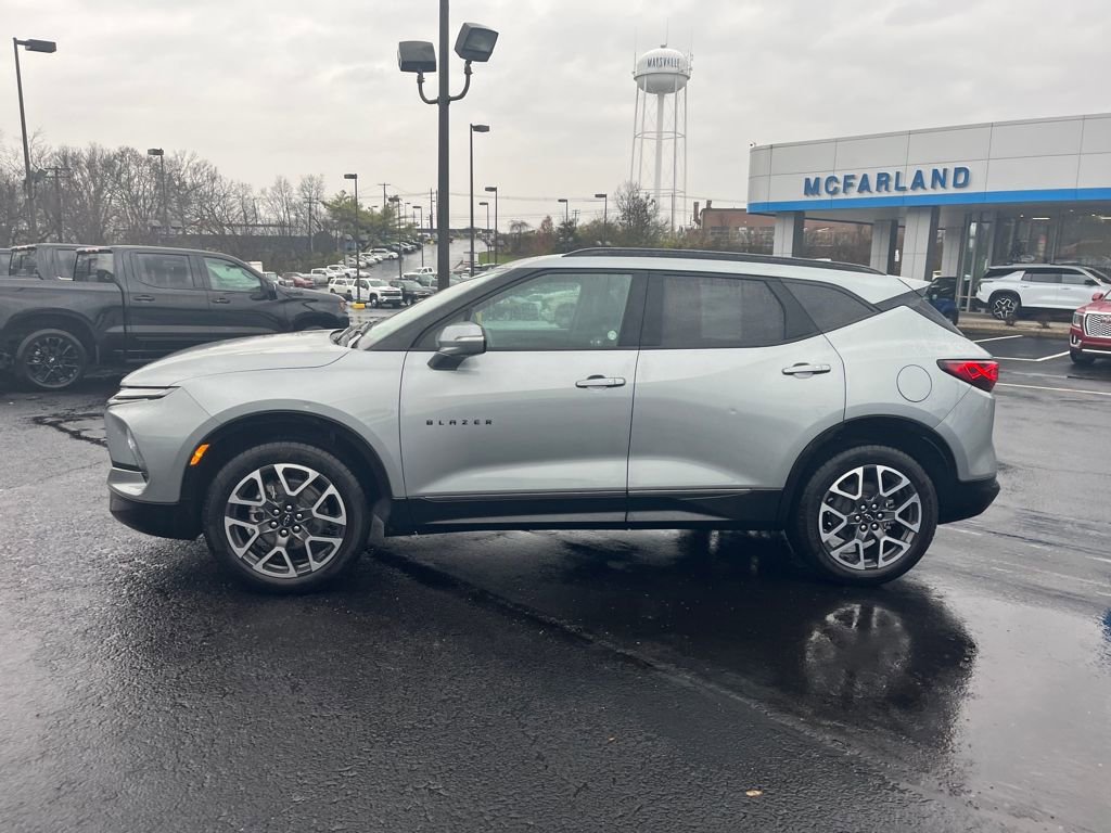 2025 Chevrolet Blazer RS photo 2