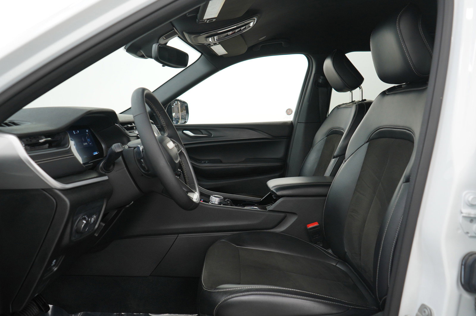 2023 Jeep Grand Cherokee Altitude photo 19