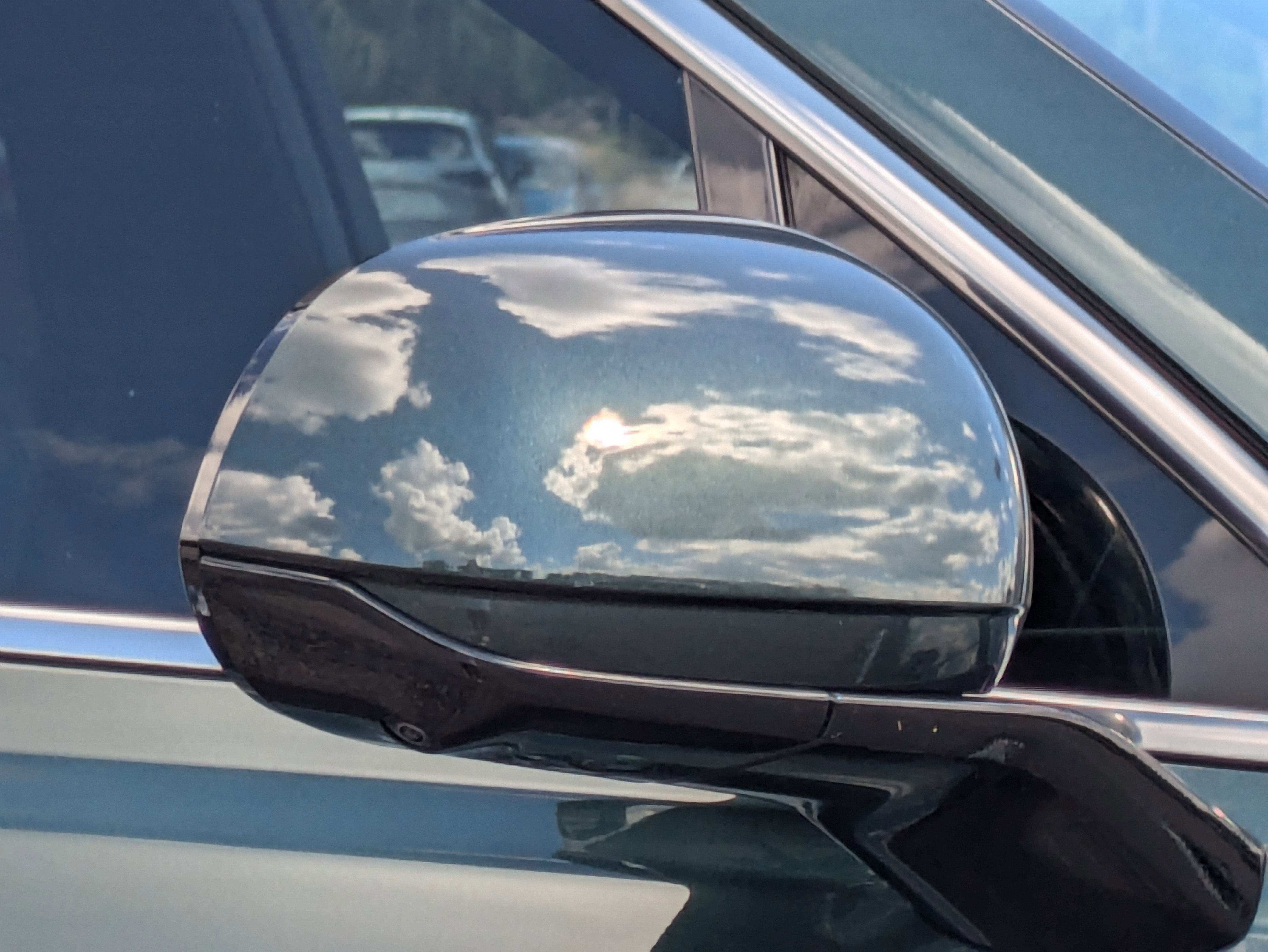 2021 Genesis GV80 Prestige photo 2