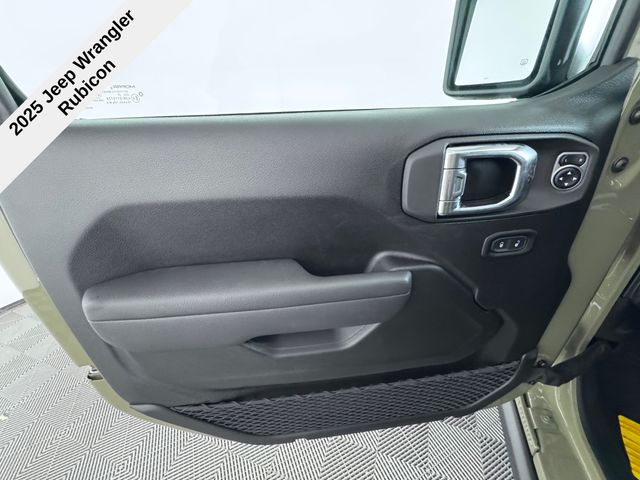 2025 Jeep Wrangler Rubicon photo 33