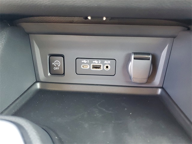 2025 Nissan Sentra SR photo 17