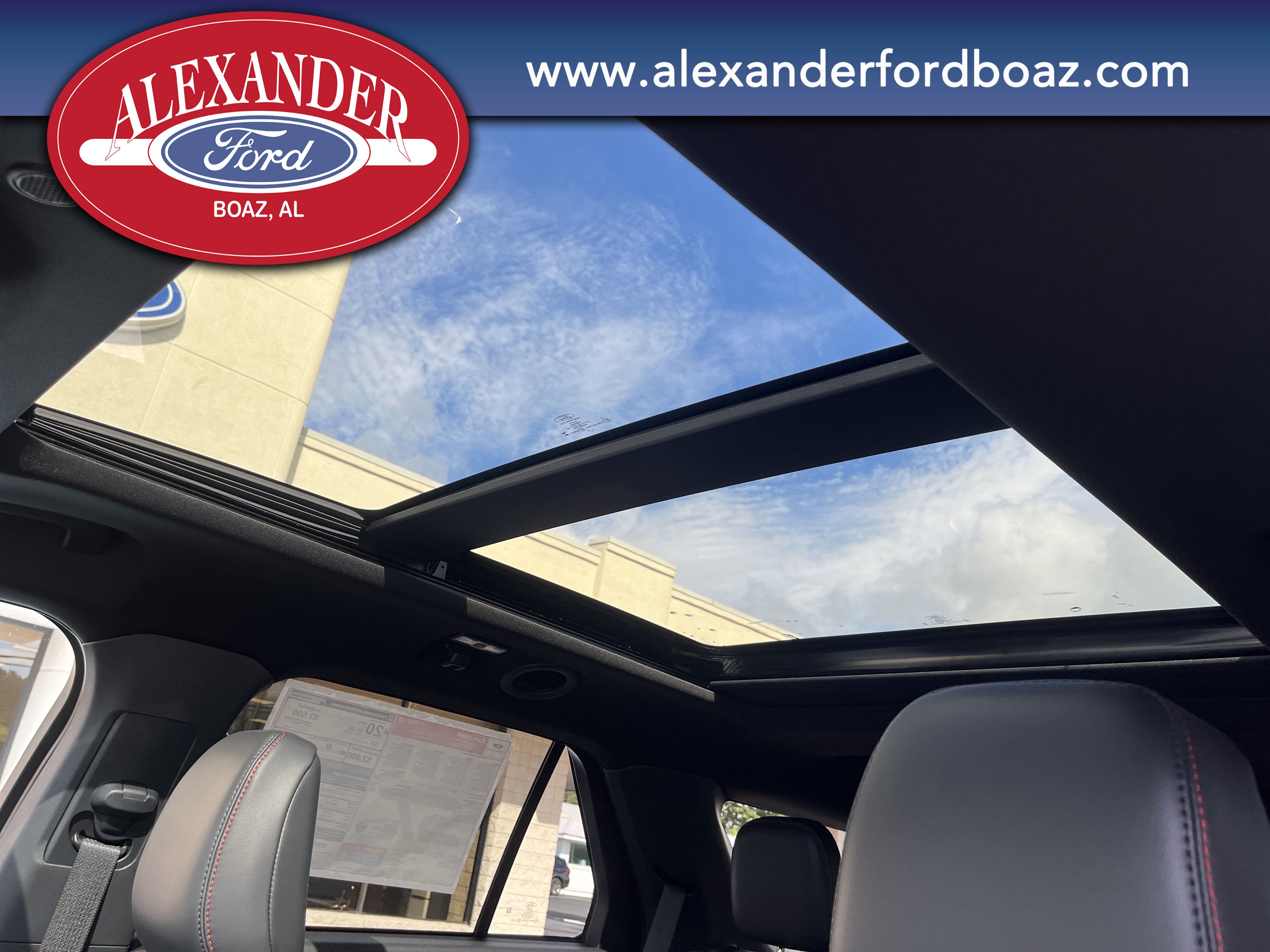 2025 Ford Explorer ST photo 4