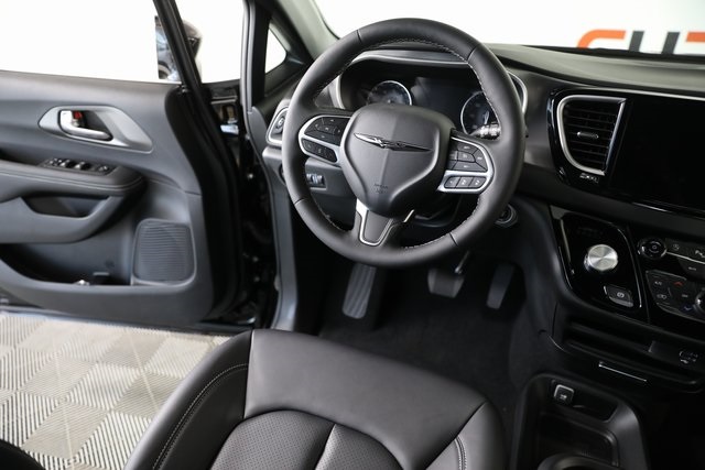 2026 Chrysler Voyager LX photo 20