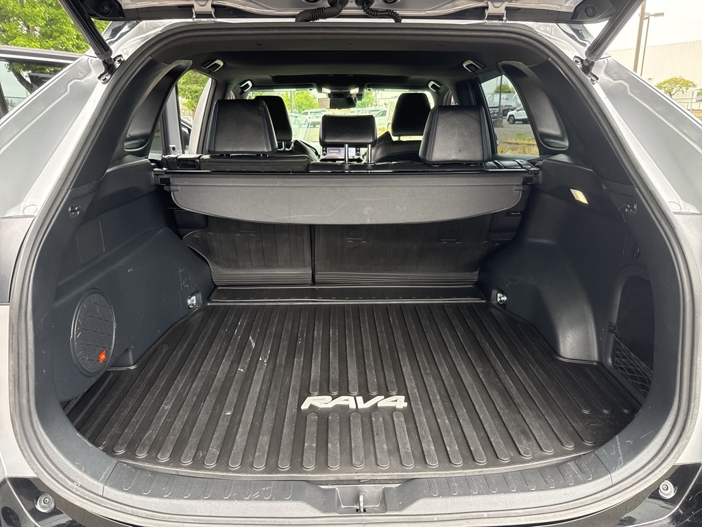 2022 Toyota RAV4 Hybrid XSE photo 17