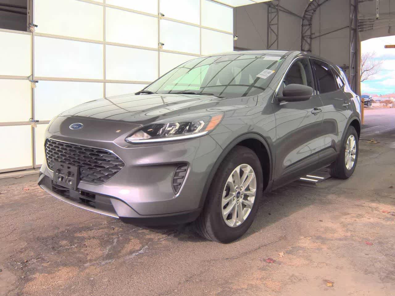 2022 Ford Escape SE's photo