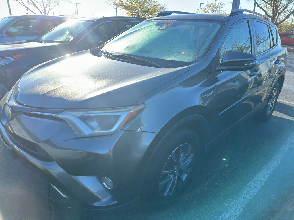 2018 Toyota RAV4 Hybrid XLE photo 2