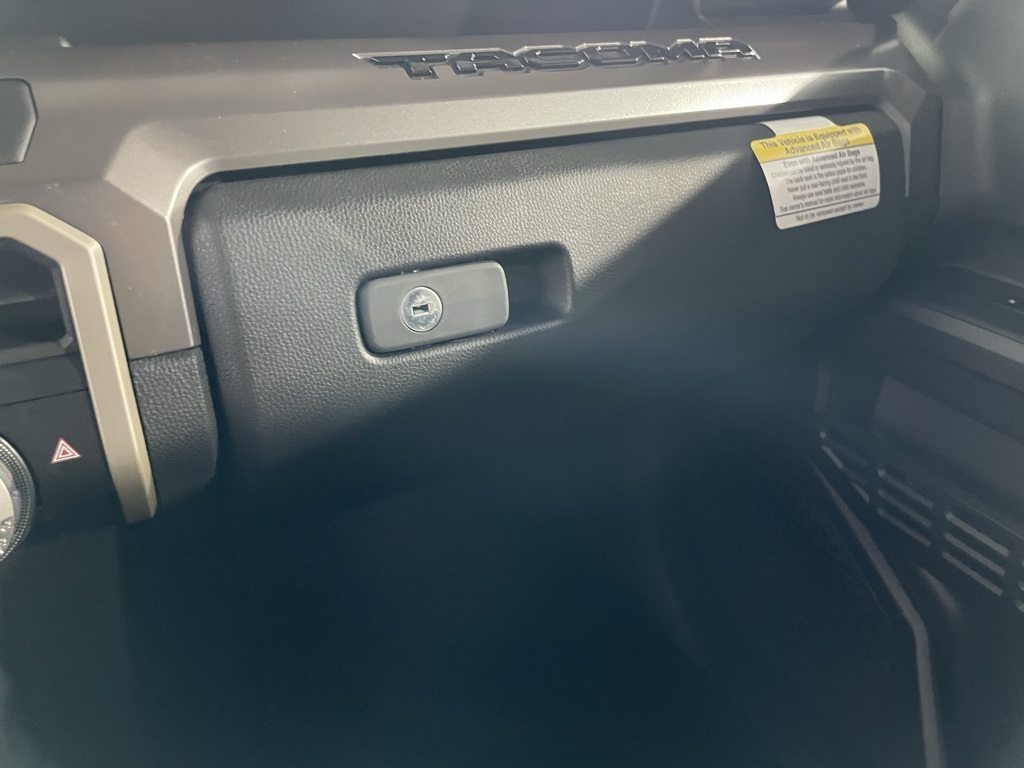 2025 Toyota Tacoma SR5 photo 35