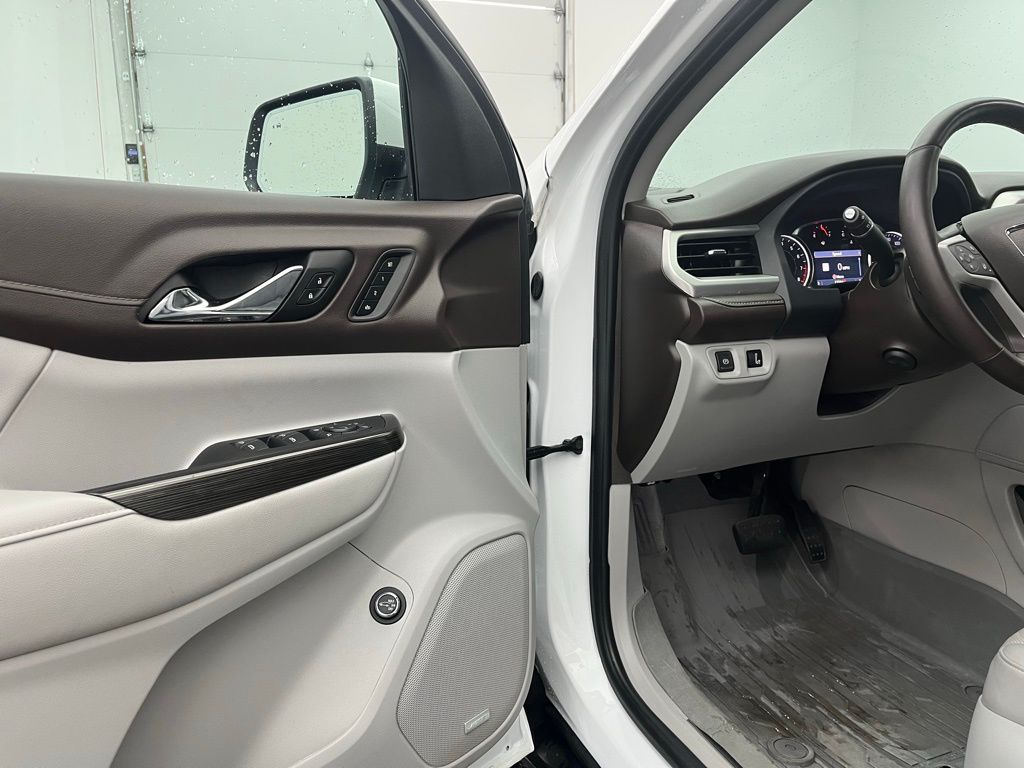 2023 Gmc Acadia SLT photo 28