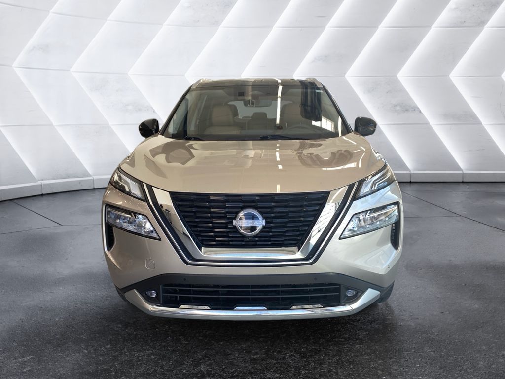 2022 Nissan Rogue Platinum photo 2