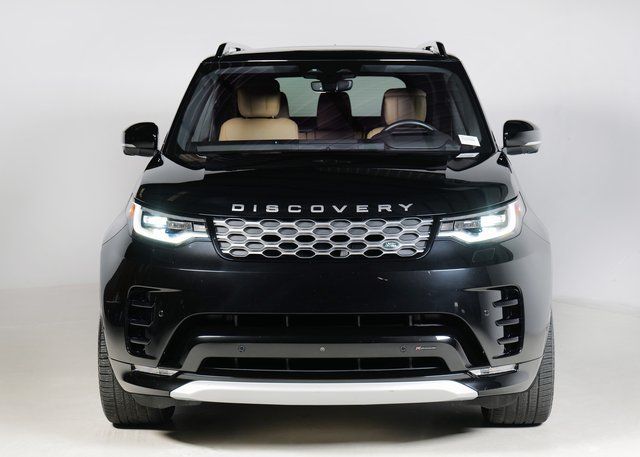 2023 Land Rover Discovery Metropolitan Edition photo 8