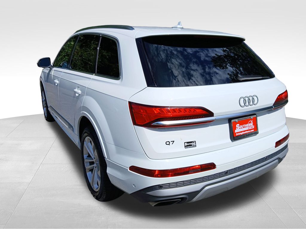 2025 Audi Q7 55 Premium Plus photo 2