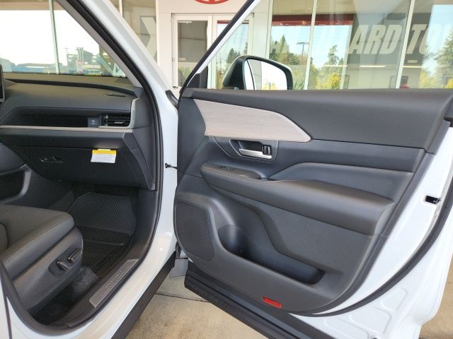 2025 Toyota Grand Highlander Limited AWD photo 22