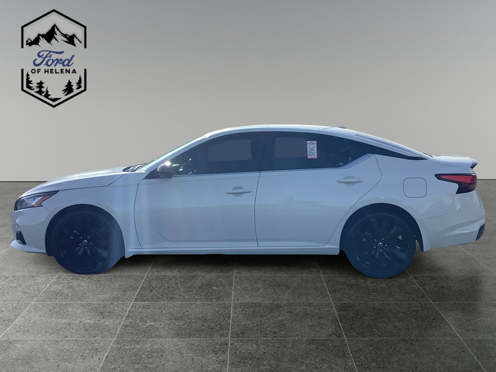 2022 Nissan Altima 2.5 SR photo 2