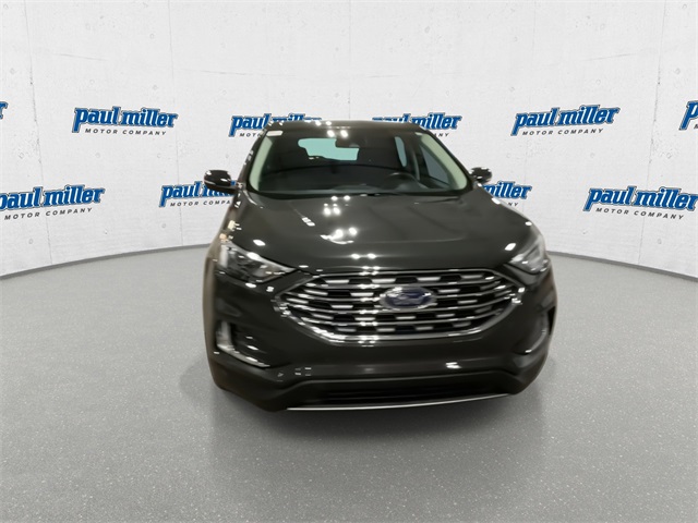 2024 Ford Edge Titanium photo 3