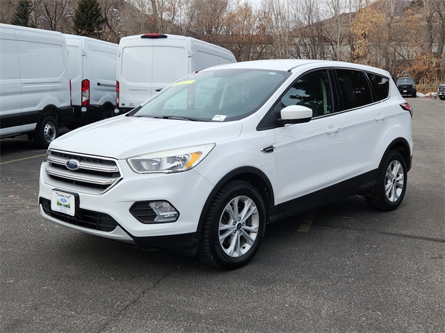 2017 Ford Escape SE's photo