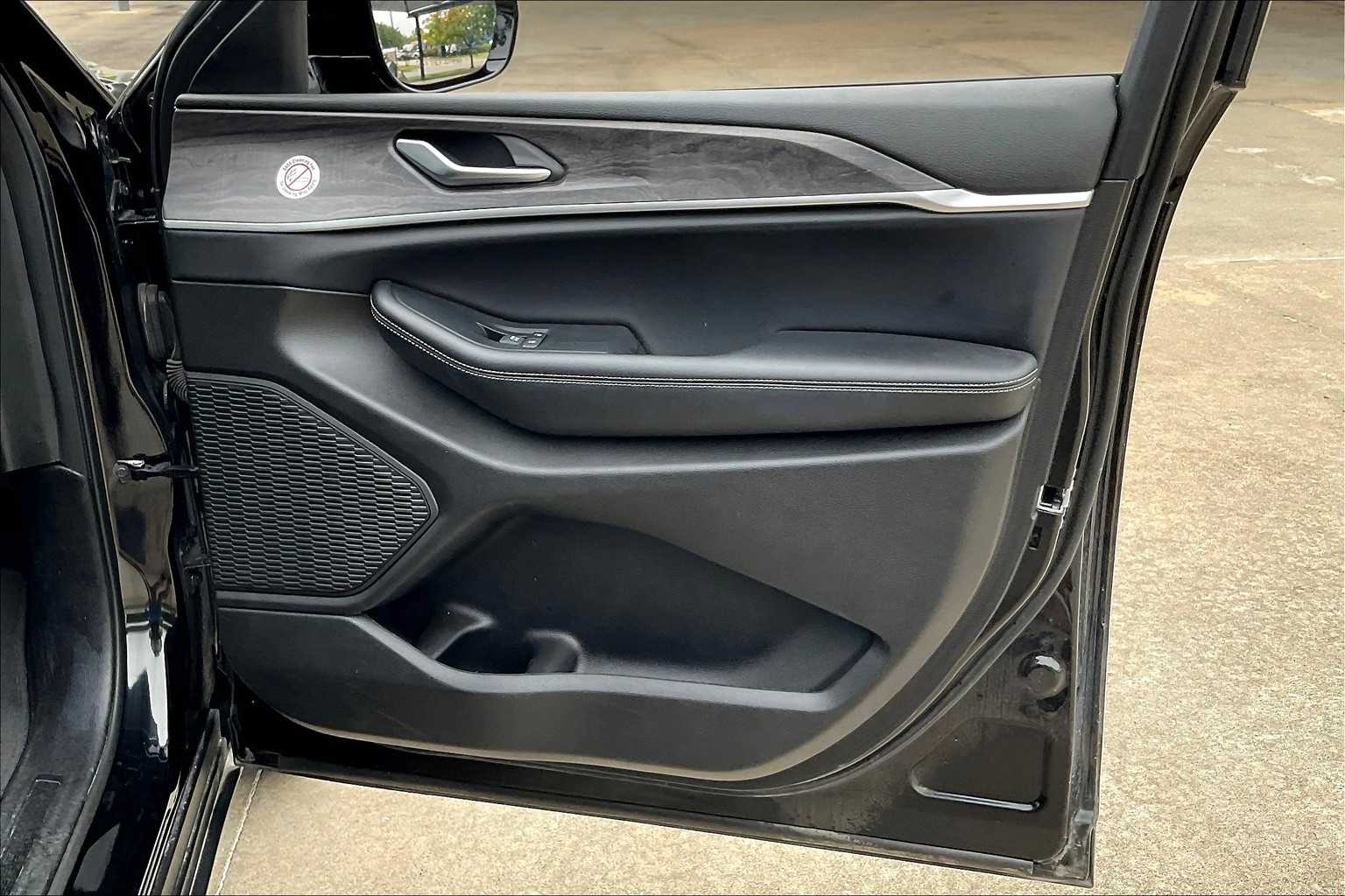 2024 Jeep Grand Cherokee Limited photo 17