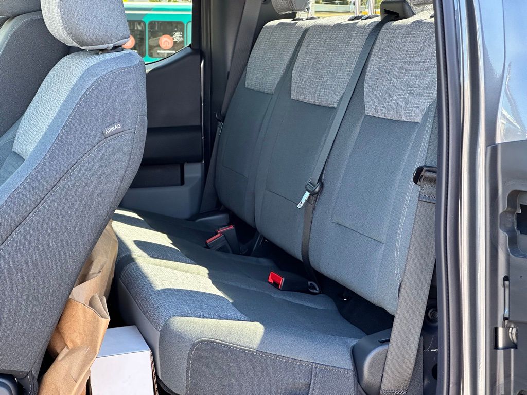 2025 Ford F-550 XLT photo 8