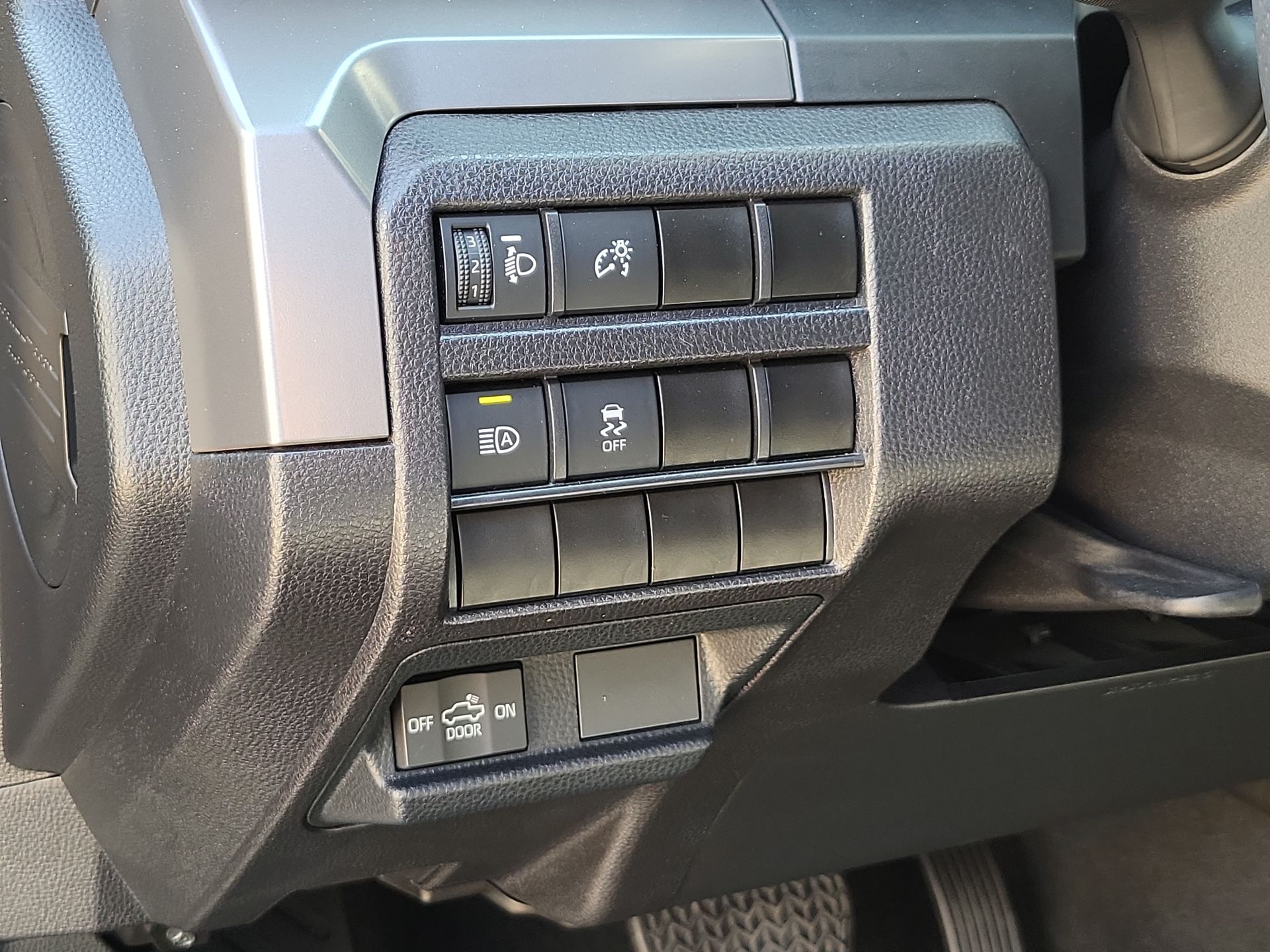 2024 Toyota Tacoma SR5 photo 17