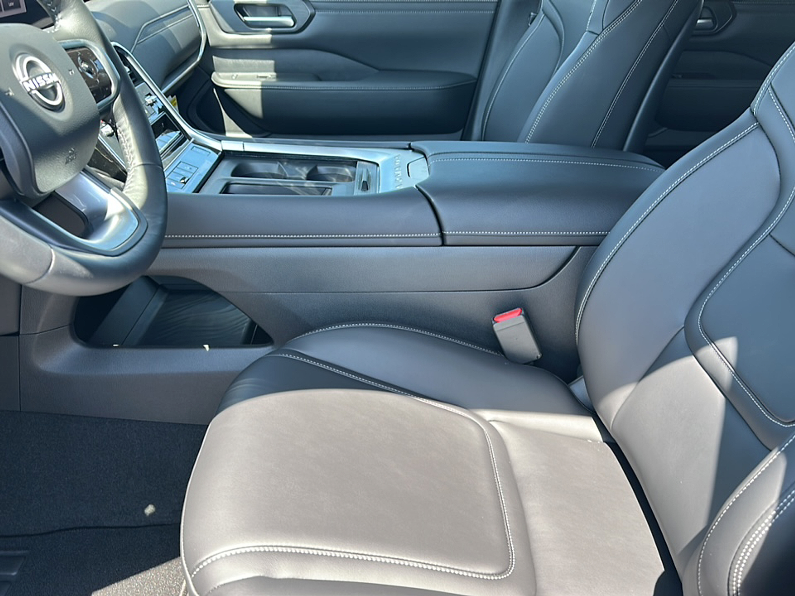 2025 Nissan Armada SV photo 2