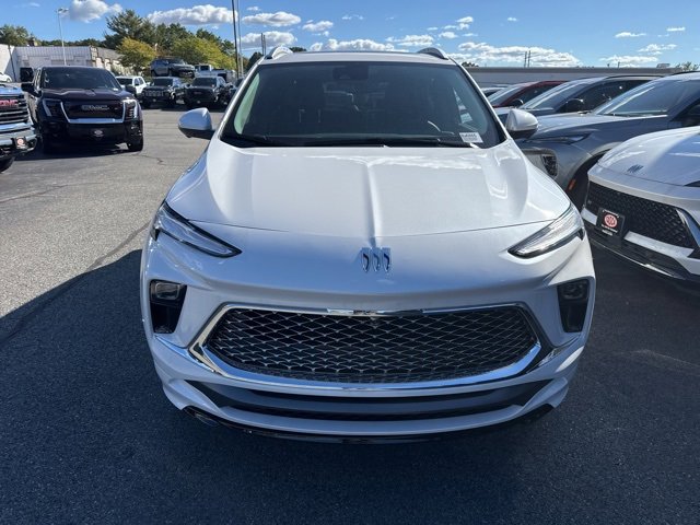 2026 Buick Encore GX Avenir photo 2