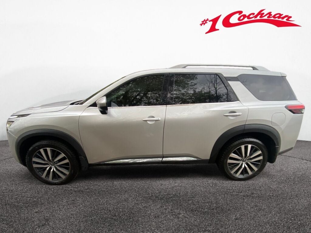 2022 Nissan Pathfinder Platinum photo 4