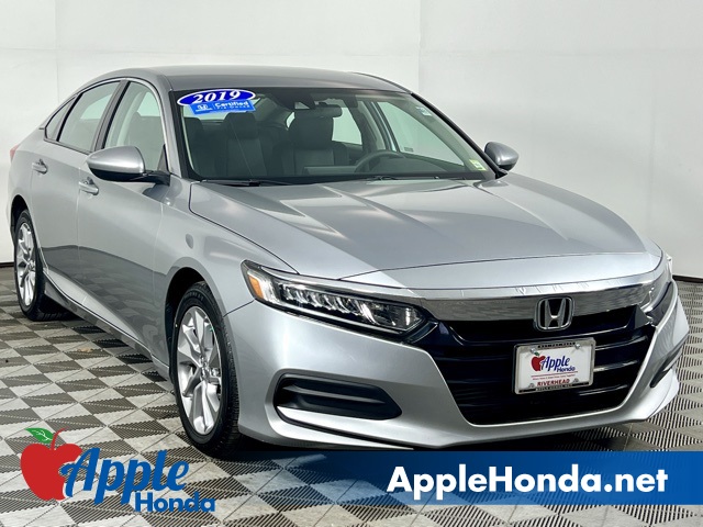 2019 Honda Accord LX's photo