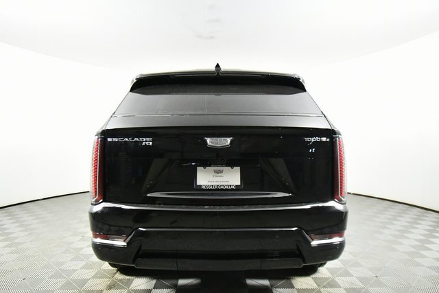 2025 Cadillac Escalade IQ Sport photo 4