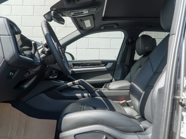 2026 Porsche Cayenne E-Hybrid photo 16