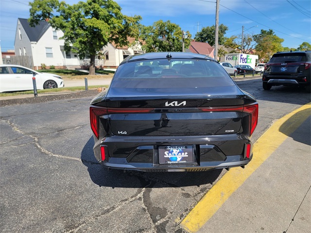 2025 Kia K4 GT-Line photo 4