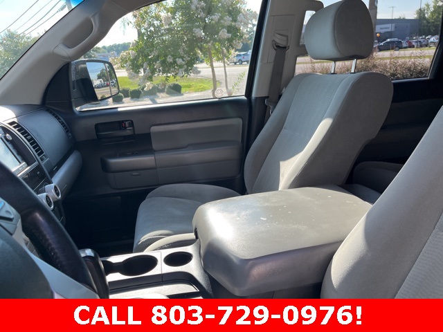 2016 Toyota Sequoia SR5 photo 8