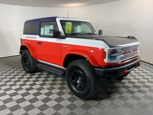 2025 Ford Bronco First Edition photo 3