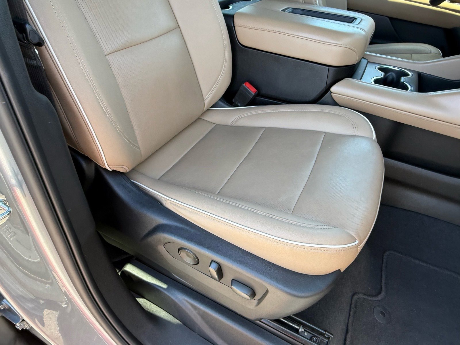 2023 Chevrolet Tahoe Premier photo 10