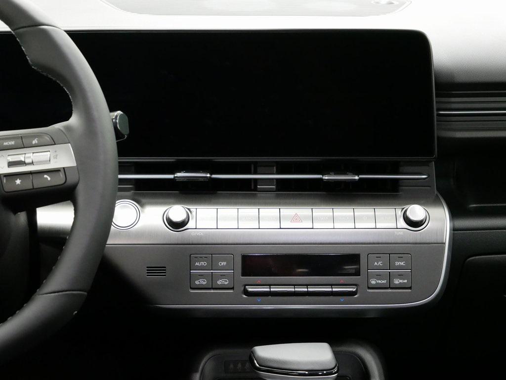 2026 Hyundai Kona SEL photo 13